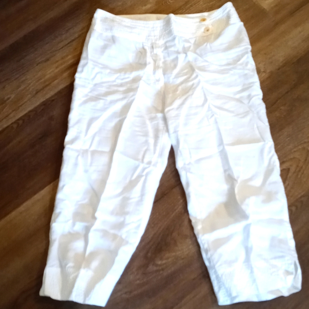 Made in Italy .ALL Below the knee 100% linen Excellent Condition SZ 40 Italy